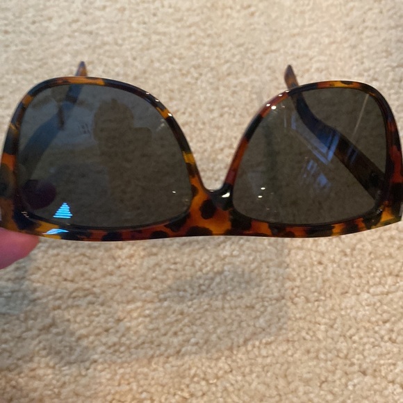 Saint Laurent Tortoise Frame Flat Top - Picture 6 of 7